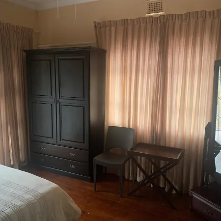 Amaciko Guesthouse Glenmore-3